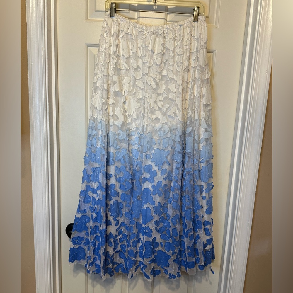 S34 Midnight Velvet Elegant Multi Blue & White Floral Skirt size large.
